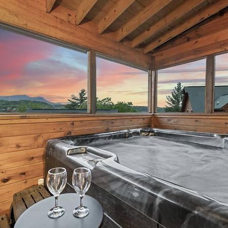 Cozy Cabin In The Smokies!!! Fully Furnished And Complete With Community Indoor And Outdoor Pools And Spas, Game And Fitness Rooms As Well As A Private Hot Tub Pigeon Forge Exterior foto