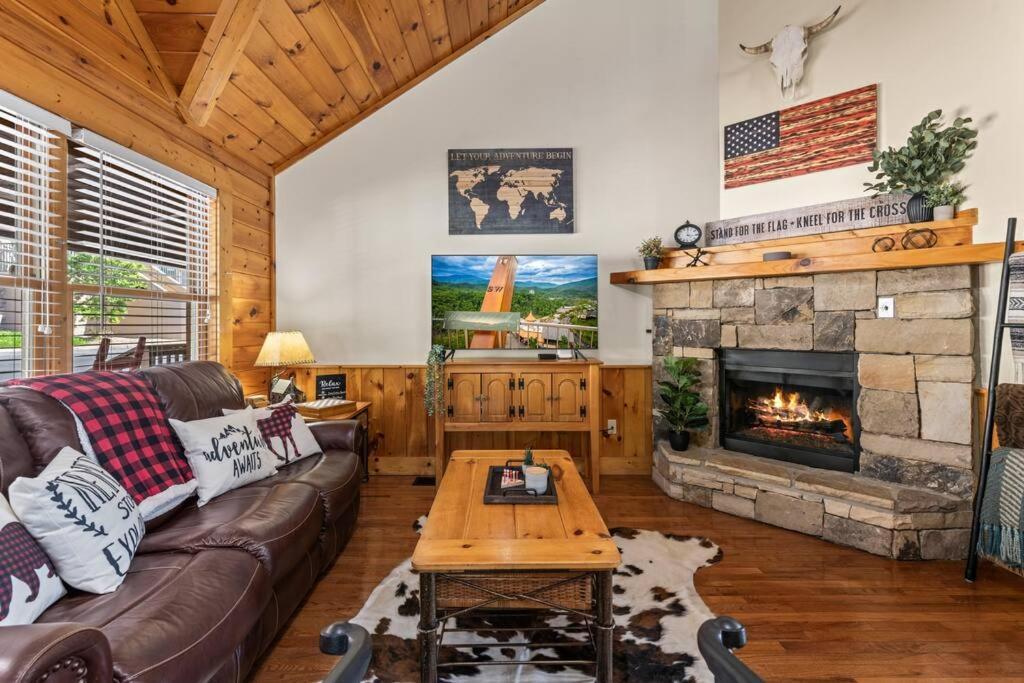Cozy Cabin In The Smokies!!! Fully Furnished And Complete With Community Indoor And Outdoor Pools And Spas, Game And Fitness Rooms As Well As A Private Hot Tub Pigeon Forge Exterior foto