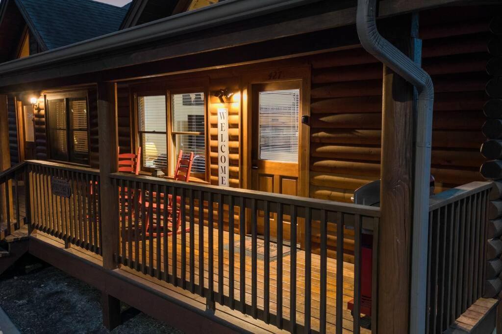 Cozy Cabin In The Smokies!!! Fully Furnished And Complete With Community Indoor And Outdoor Pools And Spas, Game And Fitness Rooms As Well As A Private Hot Tub Pigeon Forge Exterior foto