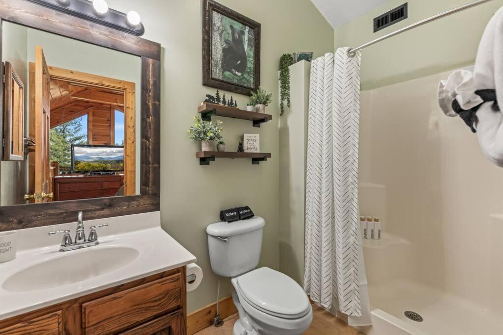Cozy Cabin In The Smokies!!! Fully Furnished And Complete With Community Indoor And Outdoor Pools And Spas, Game And Fitness Rooms As Well As A Private Hot Tub Pigeon Forge Exterior foto