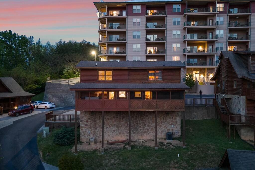 Cozy Cabin In The Smokies!!! Fully Furnished And Complete With Community Indoor And Outdoor Pools And Spas, Game And Fitness Rooms As Well As A Private Hot Tub Pigeon Forge Exterior foto