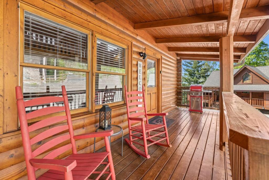 Cozy Cabin In The Smokies!!! Fully Furnished And Complete With Community Indoor And Outdoor Pools And Spas, Game And Fitness Rooms As Well As A Private Hot Tub Pigeon Forge Exterior foto
