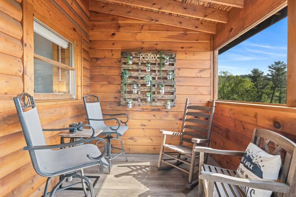 Cozy Cabin In The Smokies!!! Fully Furnished And Complete With Community Indoor And Outdoor Pools And Spas, Game And Fitness Rooms As Well As A Private Hot Tub Pigeon Forge Exterior foto