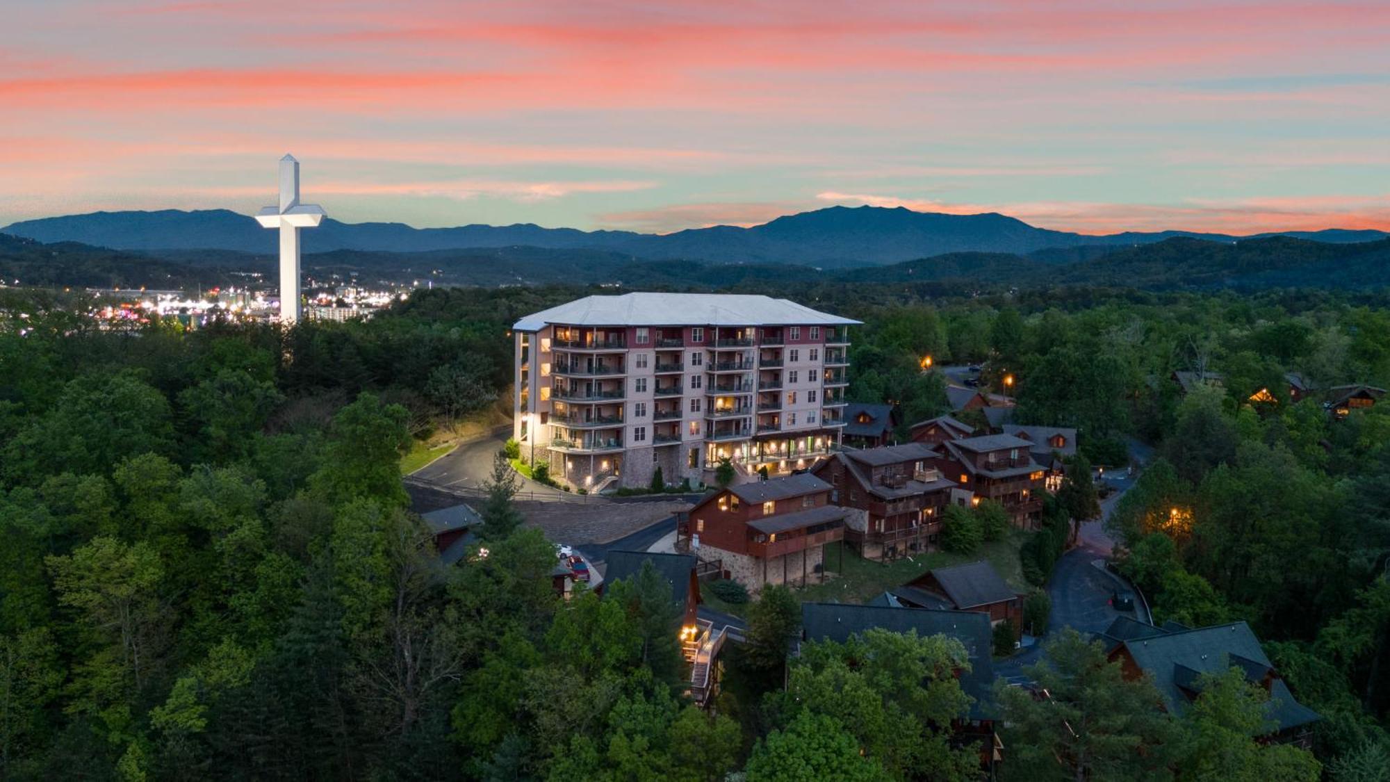Cozy Cabin In The Smokies!!! Fully Furnished And Complete With Community Indoor And Outdoor Pools And Spas, Game And Fitness Rooms As Well As A Private Hot Tub Pigeon Forge Exterior foto